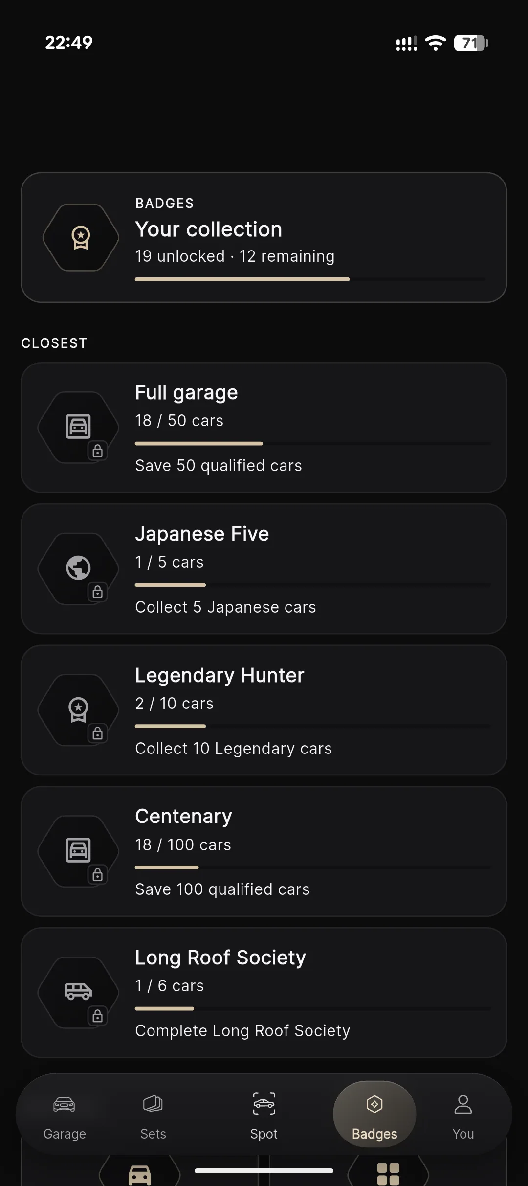 Marque Badges screen with collection progress, closest badges, and bottom navigation